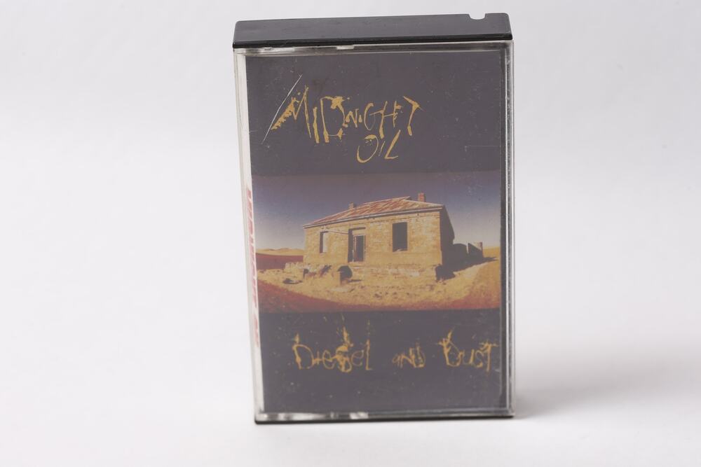 Midnight Oil Diesel and Dust 1987 Cassette Tape Rock Music Album ~260718-SM 1389